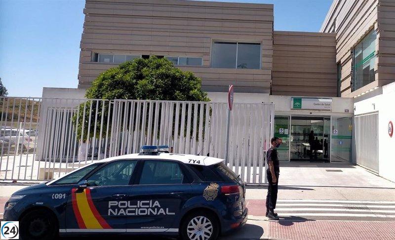 Mujer arrestada tras agredir a sanitarios y provocar daños en centro de salud en Jerez (Cádiz)