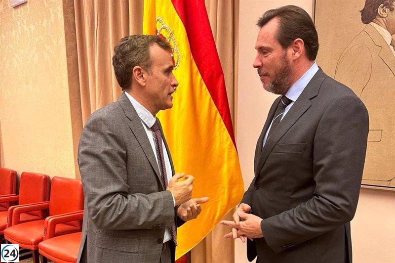El ministro de Transportes garantiza mejoras en los horarios de la línea C1 de Cercanías de Málaga