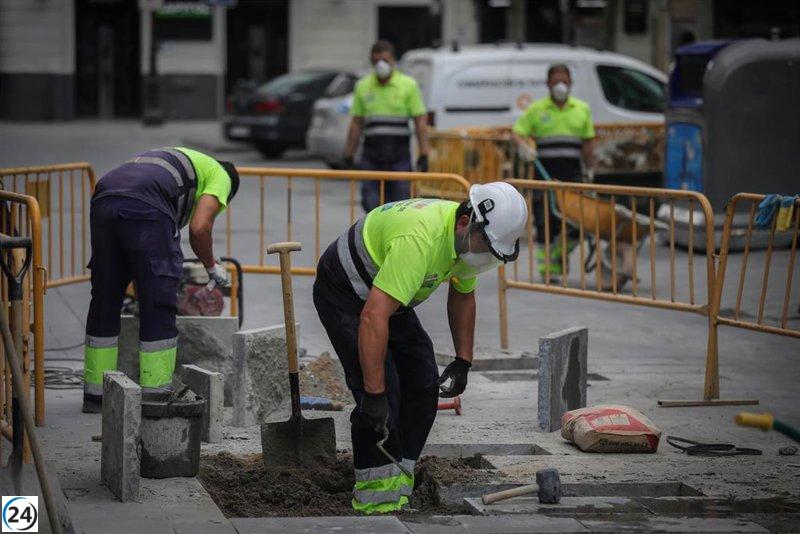 Andalucía destaca con reducción del desempleo y vuelve a bajar de los 700.000 parados.