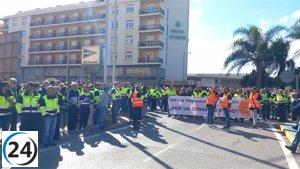 Huelguistas de Acerinox consideran propuestas de mediadores para continuar negociaciones