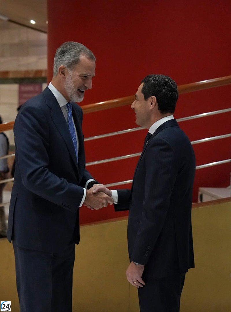 Moreno elogia la década de reinado de Felipe VI como símbolo de unidad en España y destaca su compromiso con Andalucía.