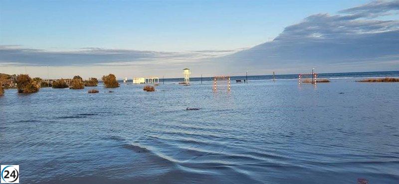 Vera (Almería) urge al Gobierno a construir espigones tras el reciente temporal.