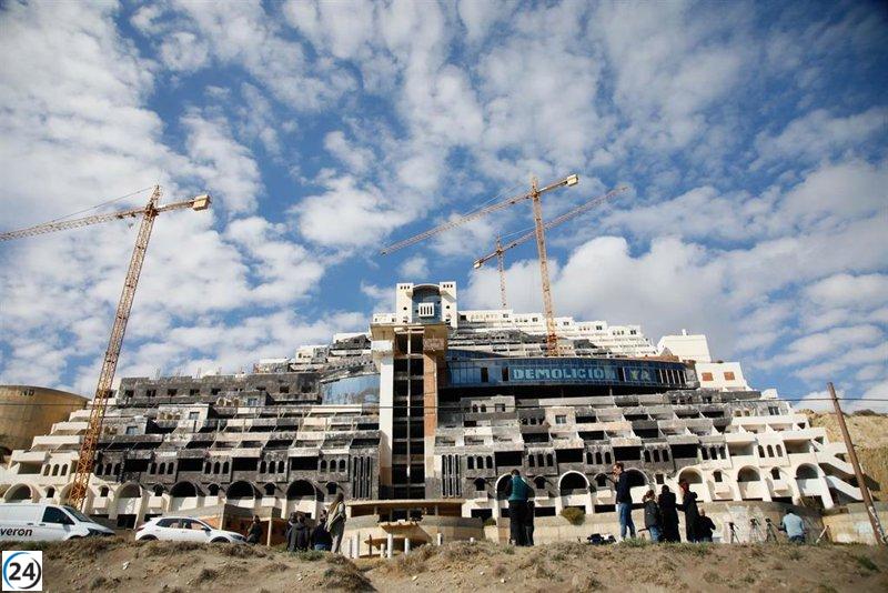 El Gobierno avanza en la expropiación de parte del Algarrobico que afecta la servidumbre.