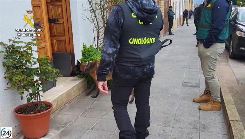 La Guardia Civil investiga inmuebles relacionados con el arrestado por la desaparición de un trabajador en Villacarrillo (Jaén).