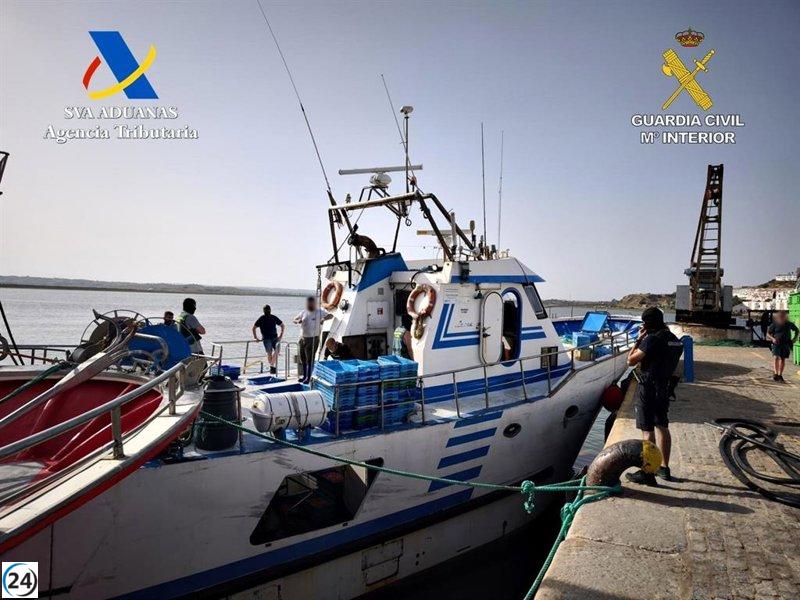 Cazan a 44 sospechosos y confiscan casi cinco toneladas de hachís en el sur de España.