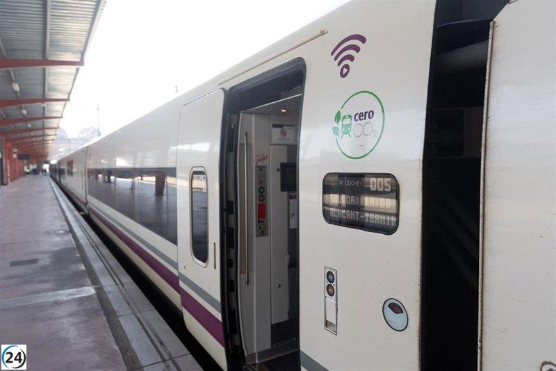 Crisis en el AVE: 47 trenes entre Madrid y Andalucía demorados hasta tres horas por fallo en la línea.