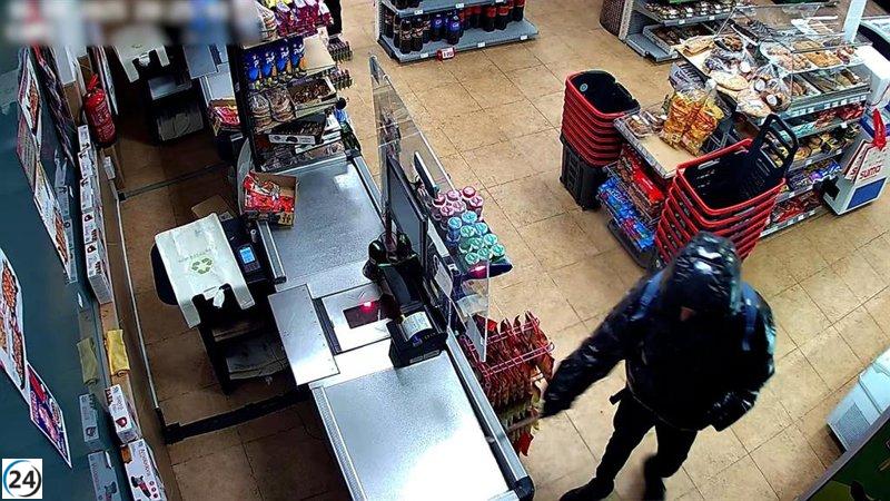 Siete arrestados por robos con violencia en establecimientos de Almería.