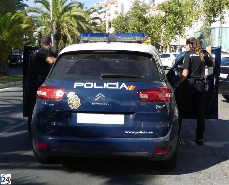 Detenidos en Huelva por robo de joyas y efectivo en viviendas.