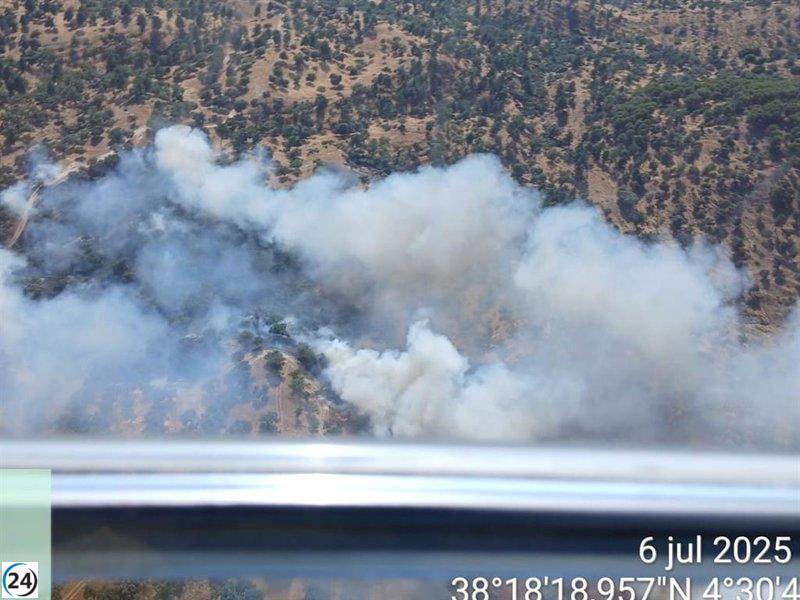 Incendio en Cardeña (Córdoba) bajo control tras la intervención de nueve aeronaves.