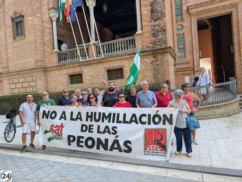 Sindicatos en Andalucía demandan eliminación de peonadas y cumplimiento de la ley laboral de 2023.