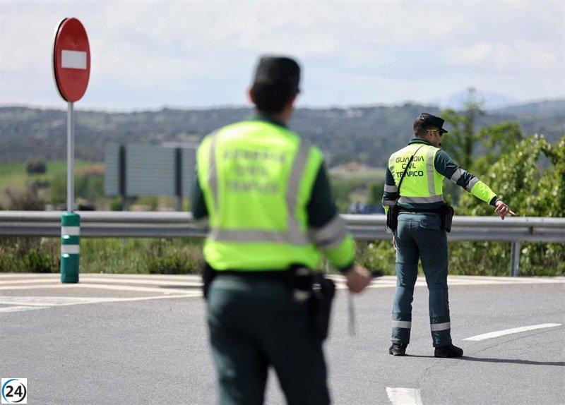 Trágico accidente en la A-92 en Carmona deja un muerto tras volcar un vehículo.