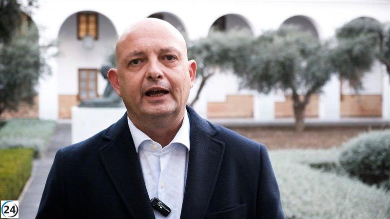 El responsable del PSOE-A afirma no haber recibido quejas sobre Salazar.