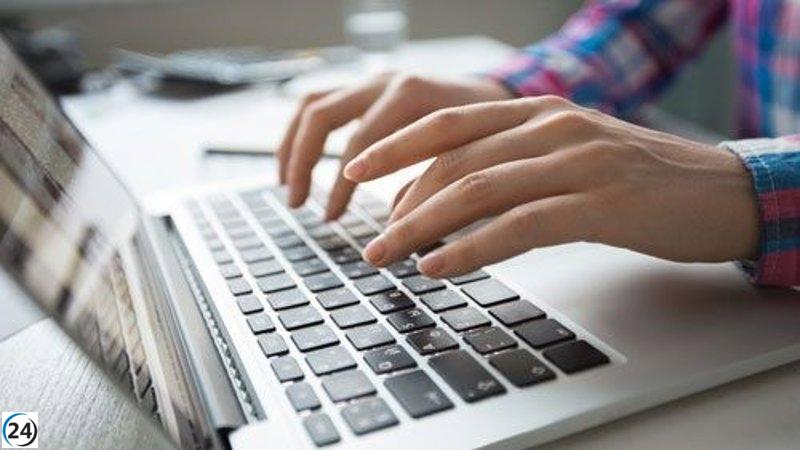 Andalucía extiende plazo de inscripción en másteres hasta el 11 de julio por fallo en calificaciones.