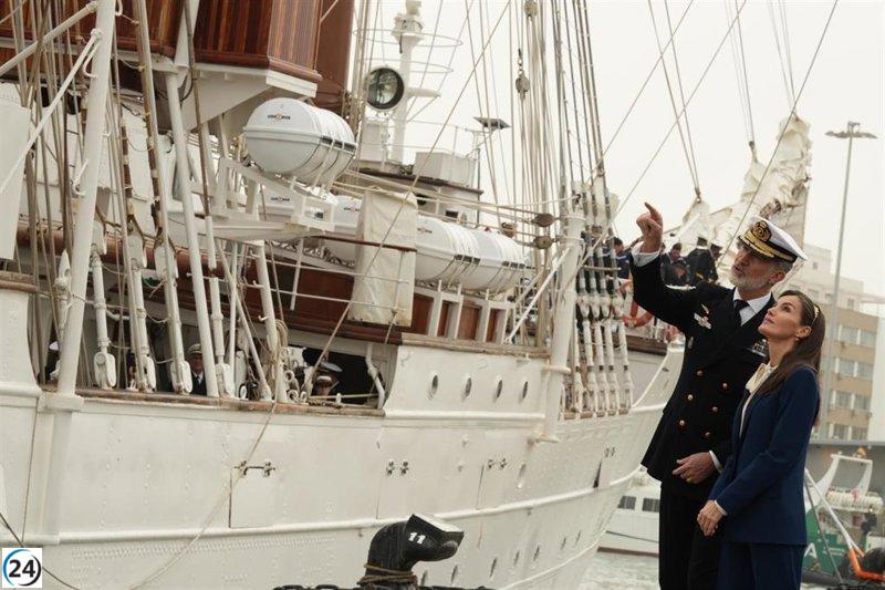 El Rey otorga los Reales Despachos de Empleo a Suboficiales de la Armada en San Fernando.