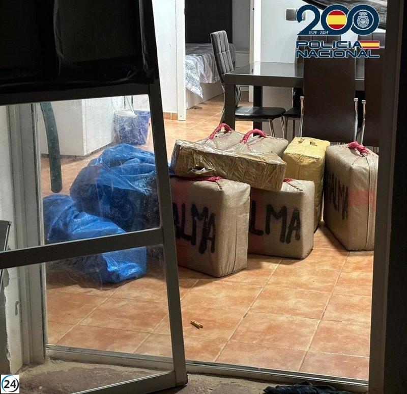 Detención de tres individuos en Puerto Real por tráfico de más de 350 kilos de hachís en una operación en Sancti Petri.