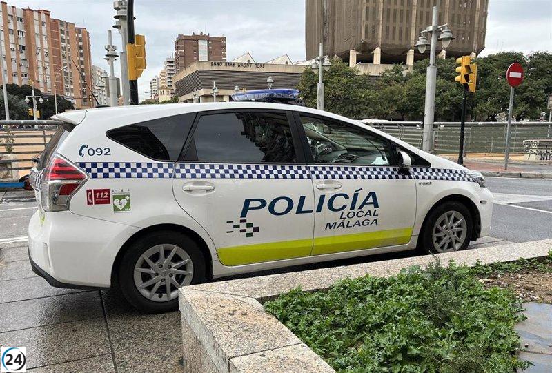 Arrestan en Málaga a hombre por agredir a su pareja arrojándola de un coche en movimiento.