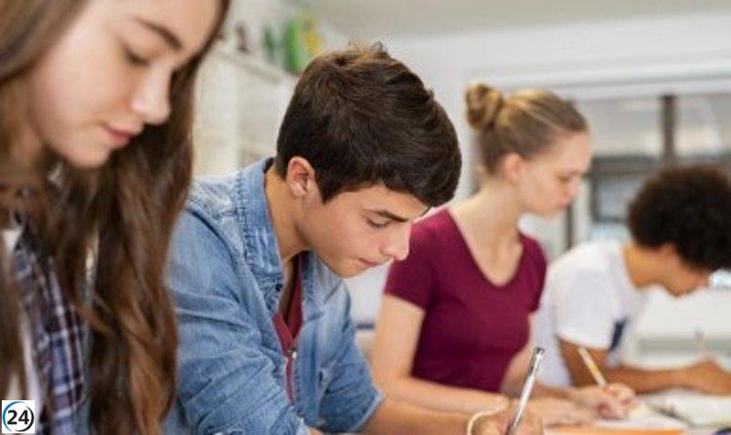 Universidades instan a la Accua a reconsiderar su negativa a los nuevos programas de la UGR y la UJA.