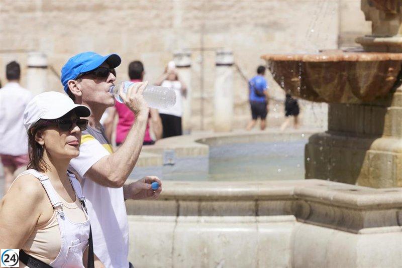 Sevilla reporta 65 fallecimientos por calor en tres meses, representando el 58% en Andalucía.