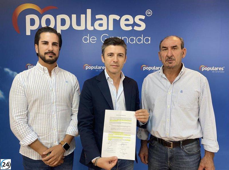El PP solicita la renuncia del alcalde de Vox en Arenas del Rey por romper el acuerdo de alternancia.