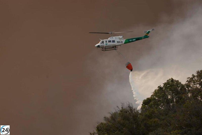 Incendio en Tarifa obliga a evacuar hoteles, campings y miles de vehículos.