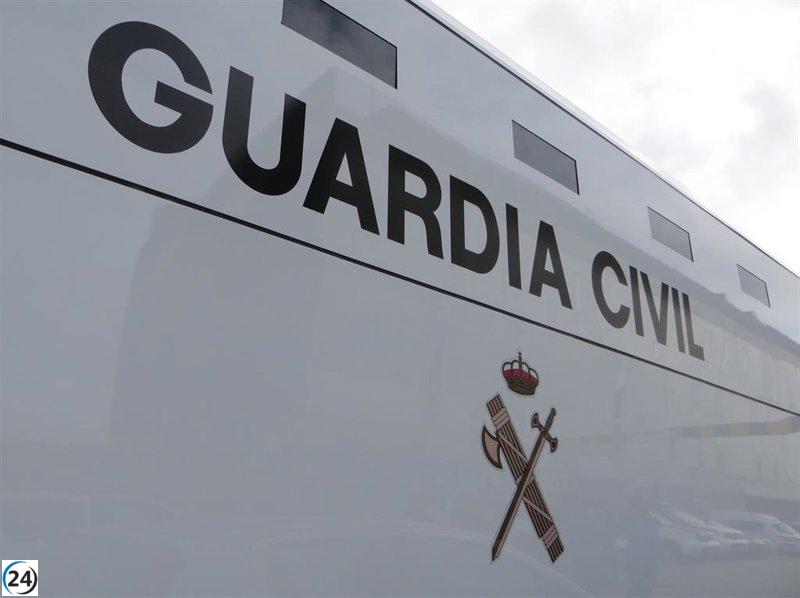Incendio en Los Caños (Cádiz): una vela causa el fuego y se investiga al sospechoso por imprudencia.
