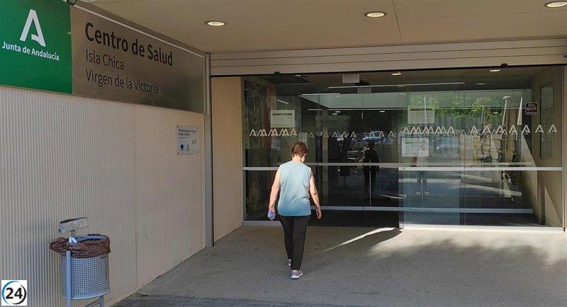 Satse-A denuncia una crisis en los centros costeros, mientras el SAS asegura que la atención sanitaria está asegurada.