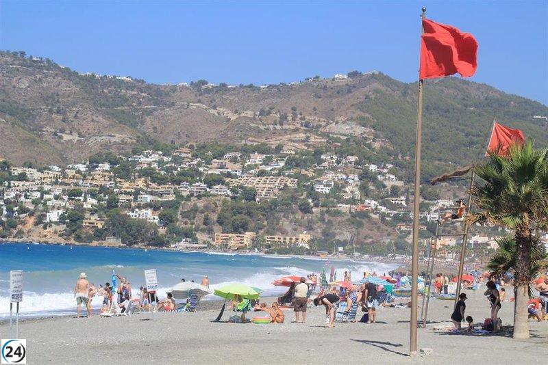 Advertencia para motos de agua y surfistas en Almuñécar: se prevén vientos intensos.