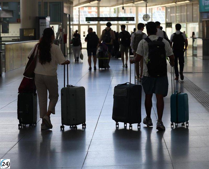 Vuelve a operar el tren Almería-Madrid, transportando pasajeros nuevamente.