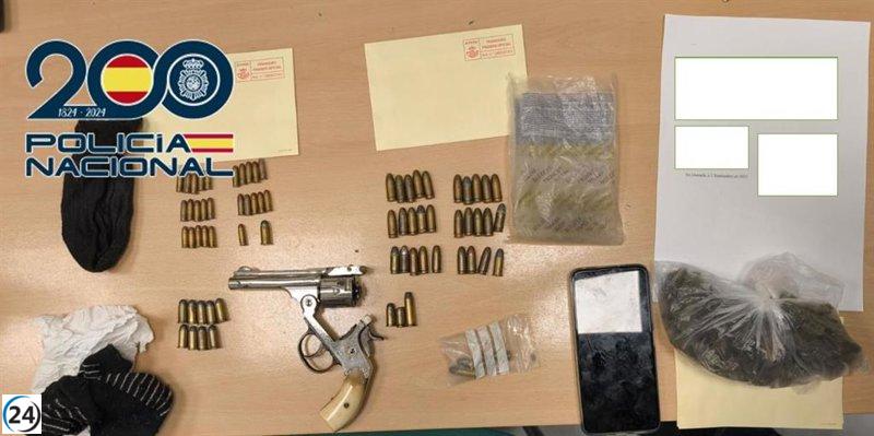 Detenido un menor de 12 años en Granada con droga, un arma y municiones.
