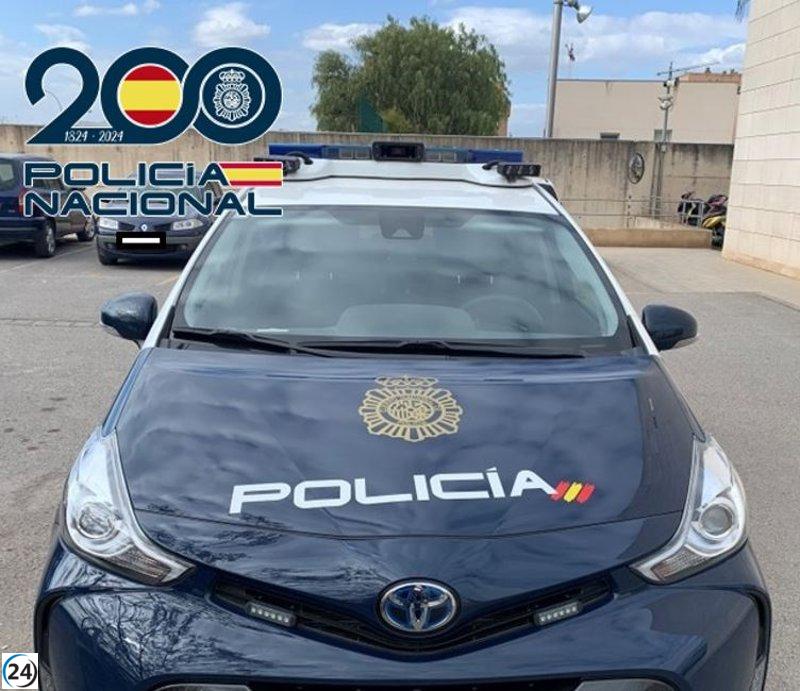 Arrestan en Granada a empleada de bar por desfalco de 1.300 euros con tarjeta de cliente.