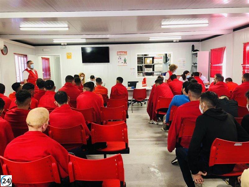 Cruz Roja socorre a 123 inmigrantes en Almería en menos de dos días.