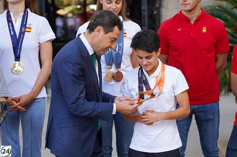 Moreno celebra el oro de María Pérez en marcha en el Mundial de Tokio.