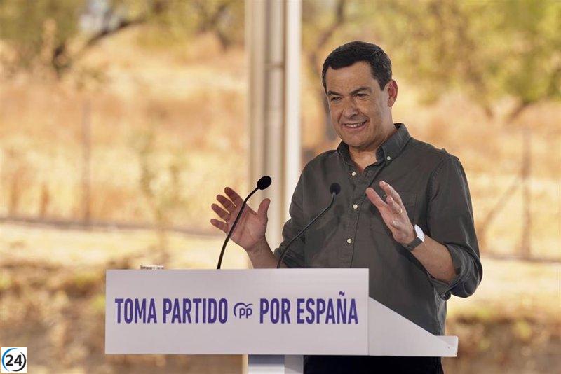 Juanma Moreno lanza su cuenta de TikTok con un video paseando por San Telmo: “No se preocupen, aún no voy a bailar”.