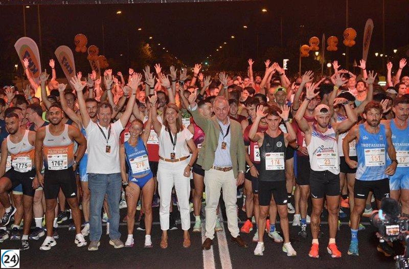 Cerca de 25.000 atletas se dan cita en la Nocturna del Guadalquivir KH-7 en Sevilla.