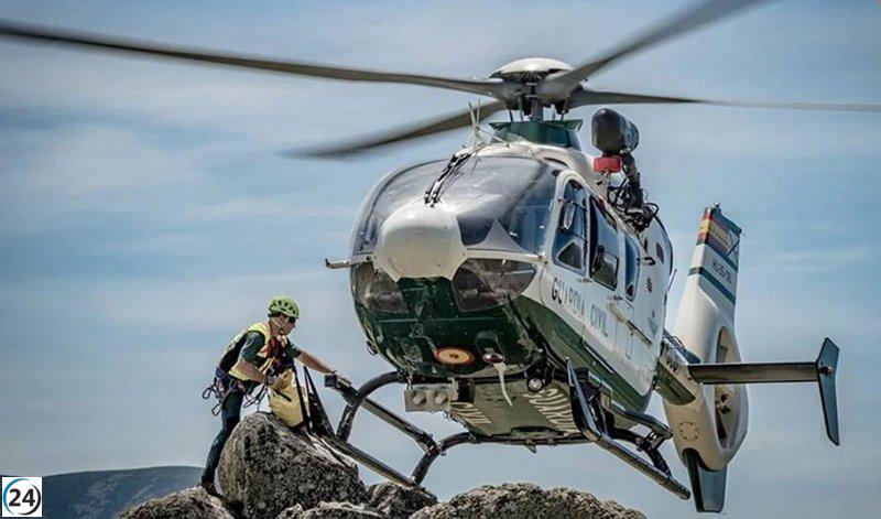 Hombre salvado por helicóptero tras accidente en la montaña de Trévelez, Granada.