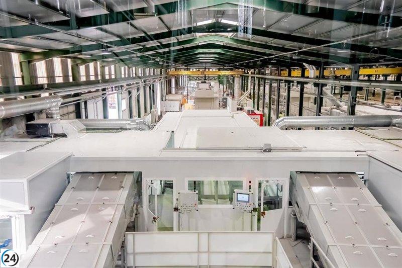 Cosentino destina 10 millones a su innovadora línea Éclos de superficies minerales.