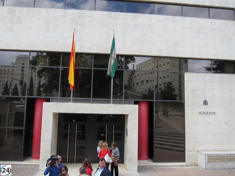 Policía de Granada enfrenta juicio por maltrato, reafirma su inocencia y es arrestado nuevamente por violar orden de alejamiento.
