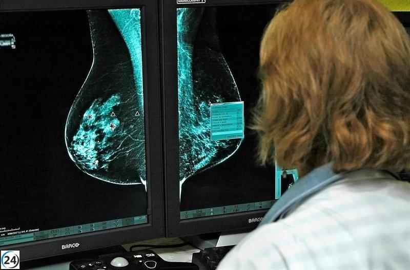 Oncólogos de Andalucía respaldan el plan de acción para recuperar la confianza en el programa de cáncer de mama.