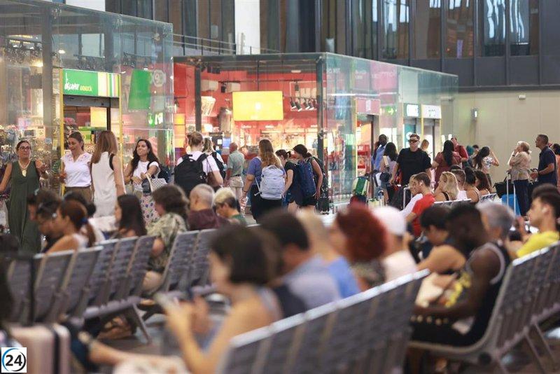 Incendio en Sevilla interrumpe servicio de siete trenes entre Guadajoz y Majarabique.