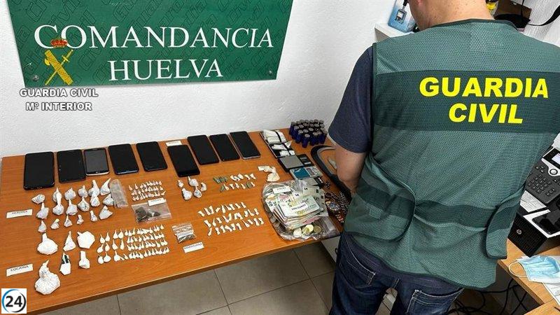 Desmantelan en Lepe un centro de narcotráfico; cinco personas arrestadas.