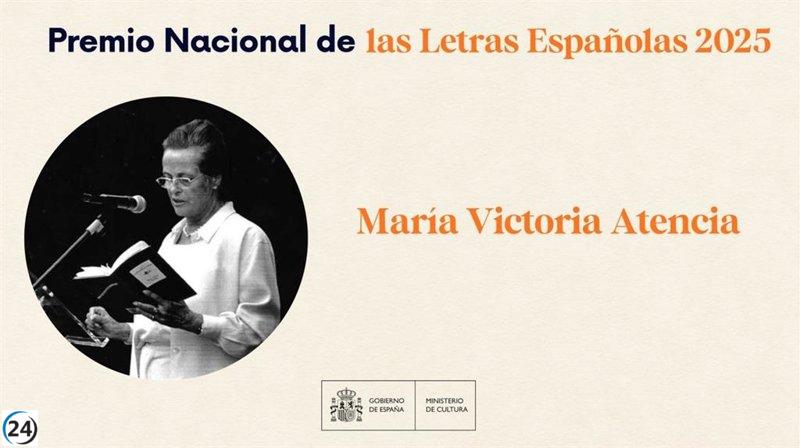 María Victoria Atencia recibe el Premio Nacional de las Letras por su poesía que captura la esencia vital.