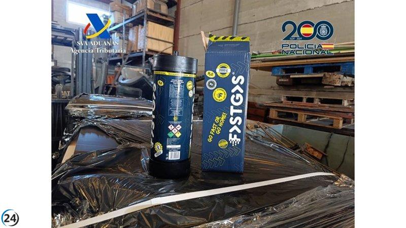 Desmantelan en Alicante y Málaga una red de contrabando de tabaco y gas lacrimógeno con siete arrestos.