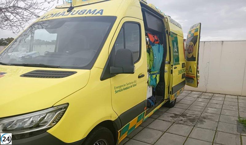 Dos heridos en un incendio de barco en Punta Umbría son hospitalizados.