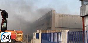 Explosión en empresa química de Bollullos (Sevilla) deja dos heridos con quemaduras en brazos.