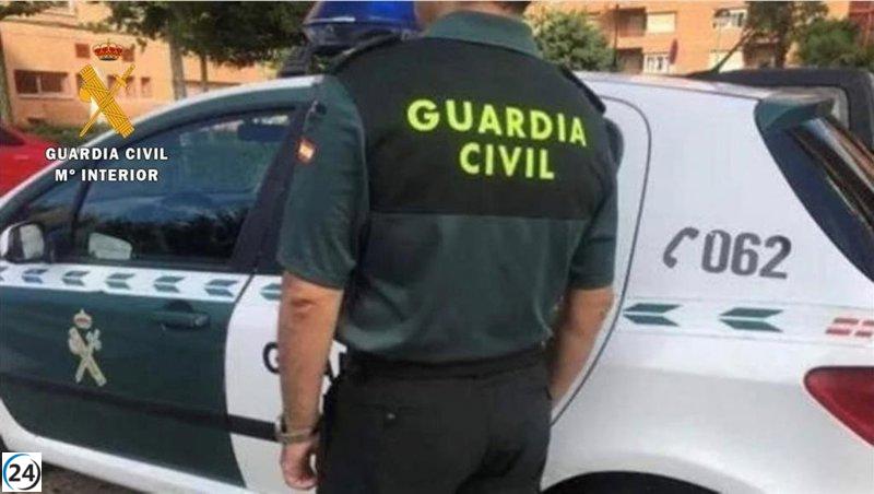 Guardia civil apuñalado por hombre buscado por la justicia en Conil (Cádiz)