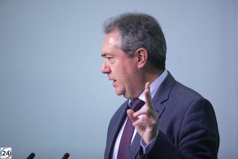 Moreno acusado por Espadas de poner en peligro la vida de la gente al no responder a demandas de la sanidad pública andaluza.