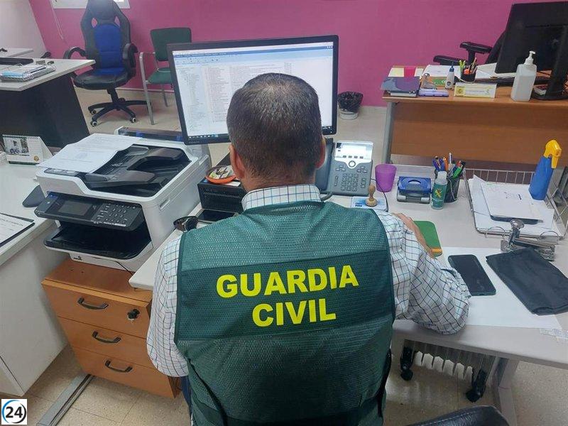 Detienen en Sevilla a hombre que intentó estrangular a su padre por dinero a pesar de tener una orden de alejamiento.