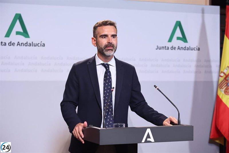 Andalucía apoya los frutos rojos y critica la falta de apoyo gubernamental.