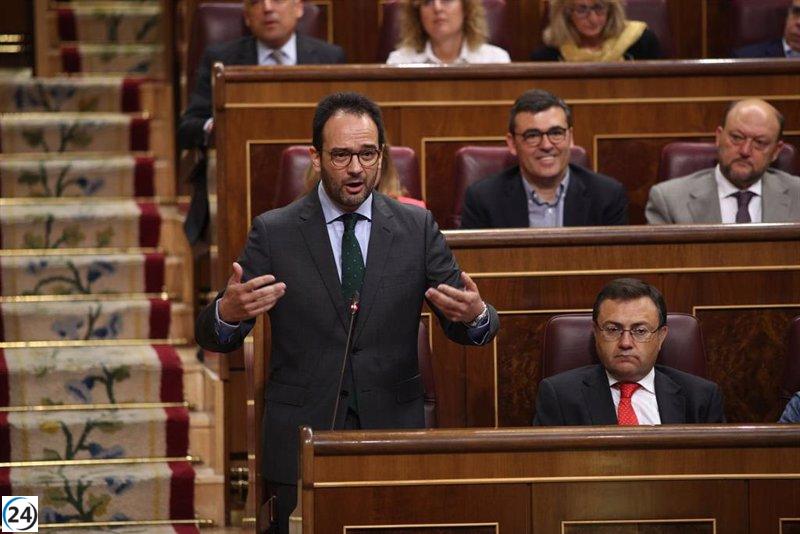Candidatos PSOE en Almería, Málaga y Sevilla abandonan cargos para participar en listas 23J.