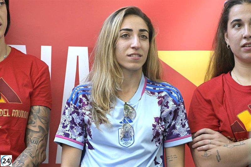 Olga Carmona e Irene Guerrero, campeonas mundiales, son recibidas en Sevilla
